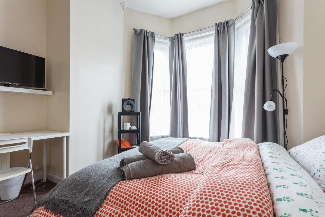 Shirley House 1, Guest House, Self Catering, Self Check In With Smart Locks, Use Of Fully Equipped Kitchen, Walking Distance To Southampton Central, Excellent Transport Links, Ideal For Longer Stays Extérieur photo