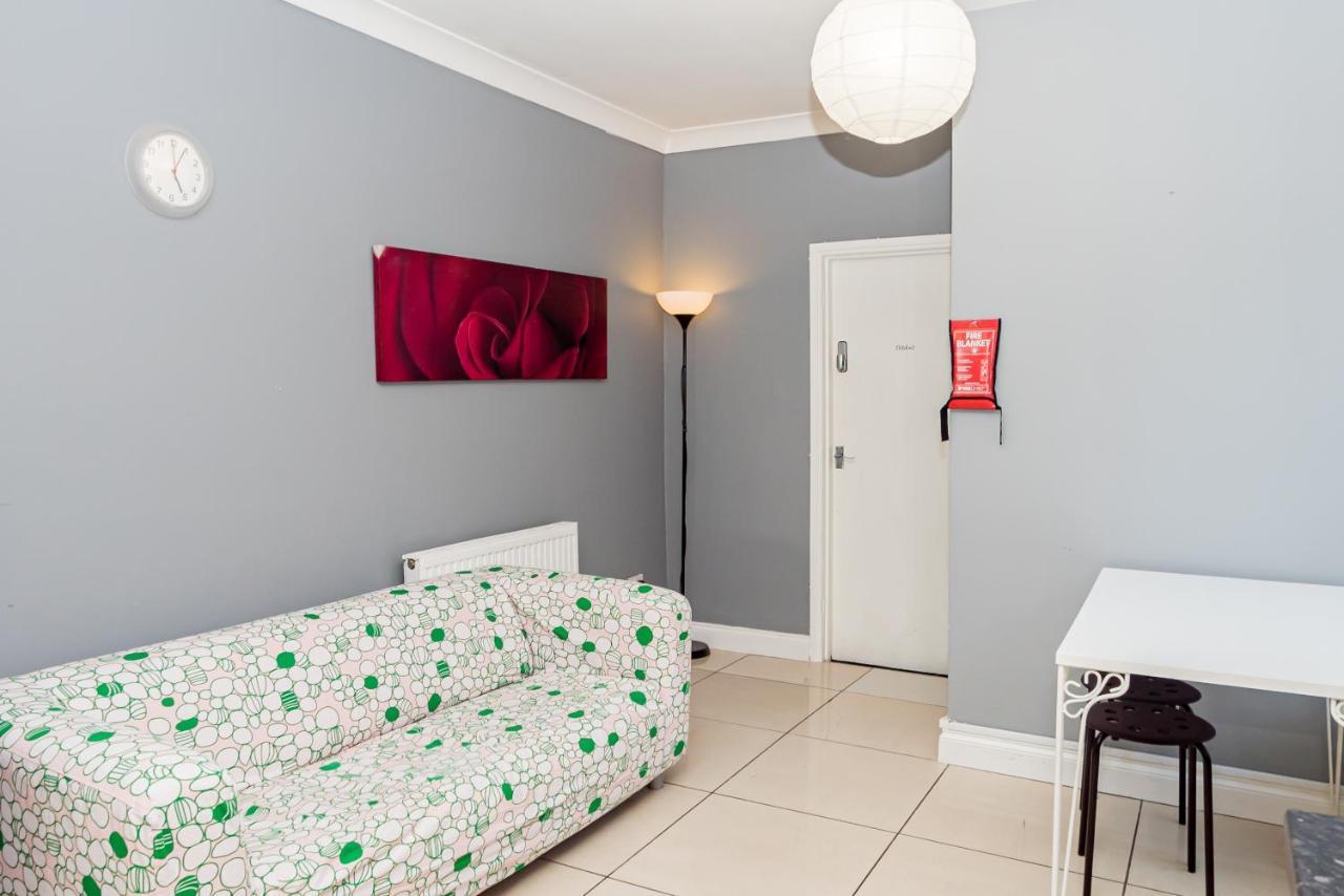 Shirley House 1, Guest House, Self Catering, Self Check In With Smart Locks, Use Of Fully Equipped Kitchen, Walking Distance To Southampton Central, Excellent Transport Links, Ideal For Longer Stays Extérieur photo