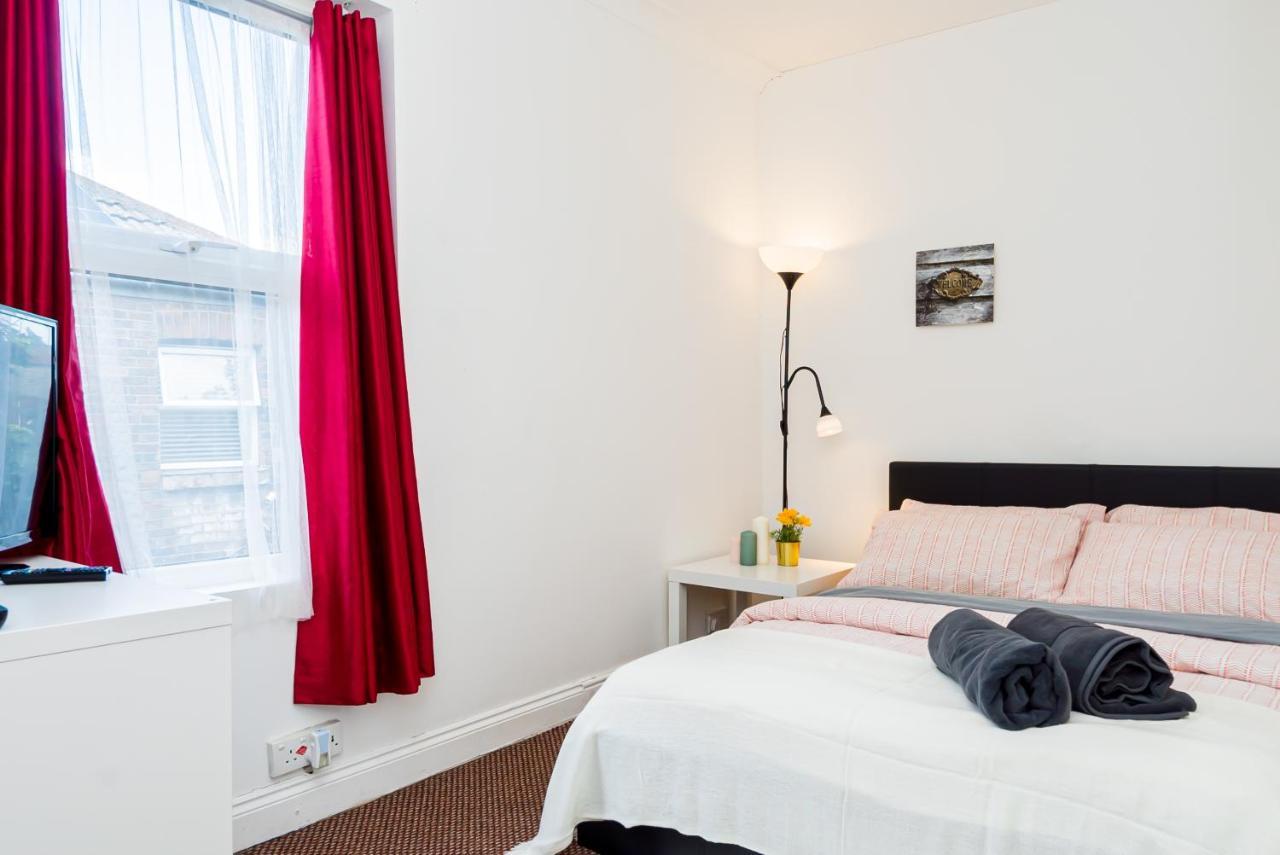 Shirley House 1, Guest House, Self Catering, Self Check In With Smart Locks, Use Of Fully Equipped Kitchen, Walking Distance To Southampton Central, Excellent Transport Links, Ideal For Longer Stays Extérieur photo