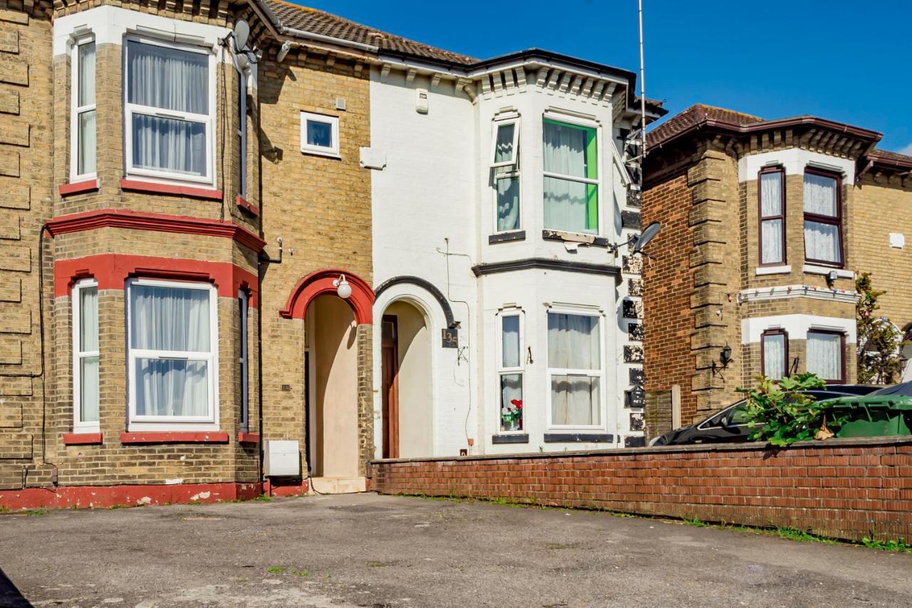 Shirley House 1, Guest House, Self Catering, Self Check In With Smart Locks, Use Of Fully Equipped Kitchen, Walking Distance To Southampton Central, Excellent Transport Links, Ideal For Longer Stays Extérieur photo