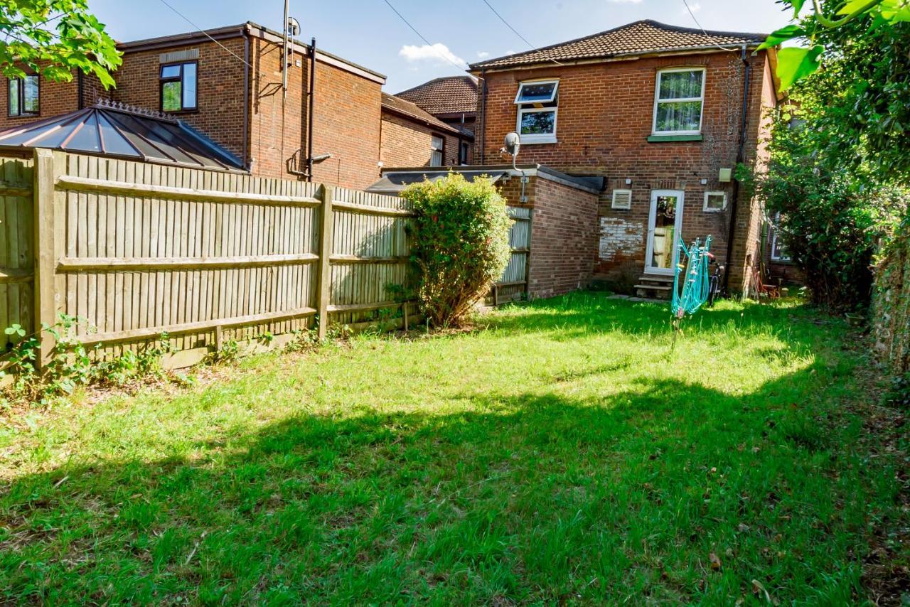Shirley House 1, Guest House, Self Catering, Self Check In With Smart Locks, Use Of Fully Equipped Kitchen, Walking Distance To Southampton Central, Excellent Transport Links, Ideal For Longer Stays Extérieur photo